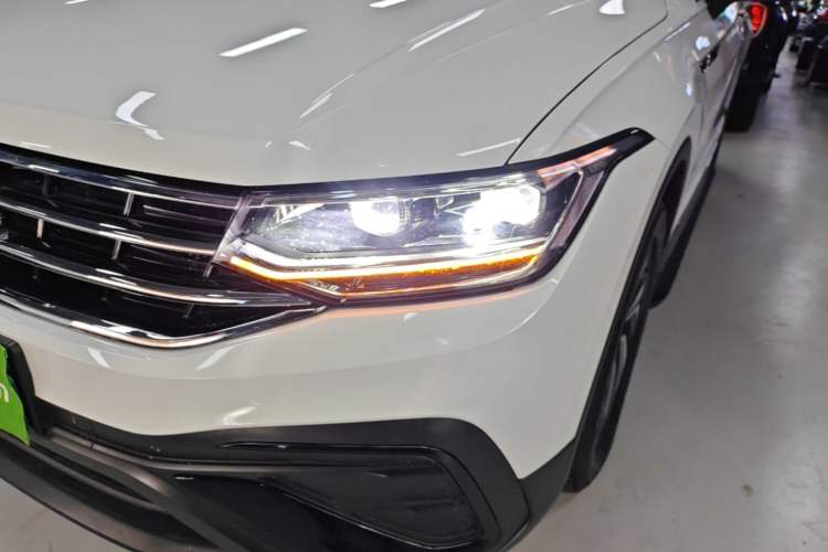 Used Volkswagen Tiguan L 2024 300TSI Automatic Two-Wheel Drive Smart Edition Left Front Headlight
