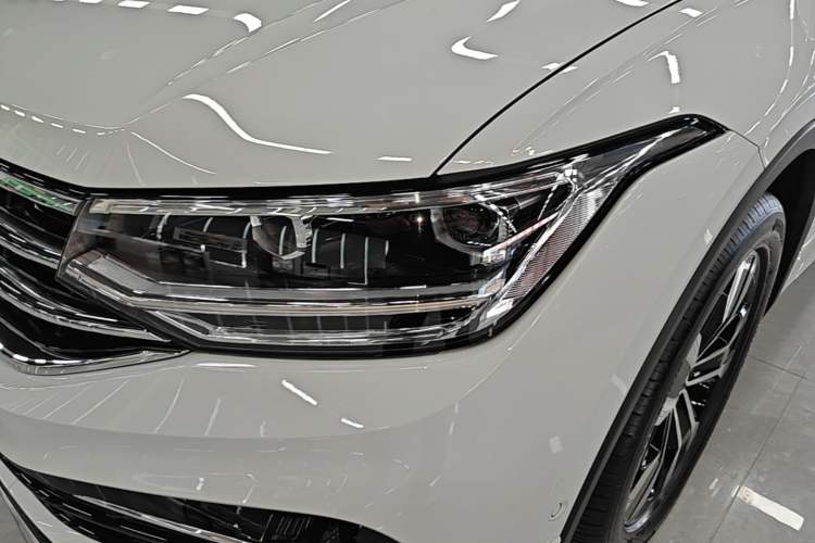 Used Volkswagen Tiguan L 2024 330TSI Automatic Two-Wheel Drive R-Line Enhanced Edition Left Front Headlight