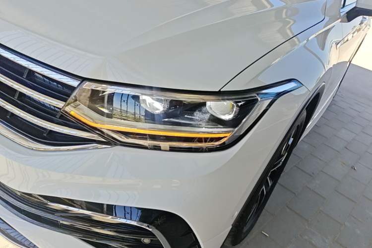 Used Volkswagen Tiguan L 2024 330TSI Automatic Two-Wheel Drive R-Line Enhanced Edition Left Front Headlight