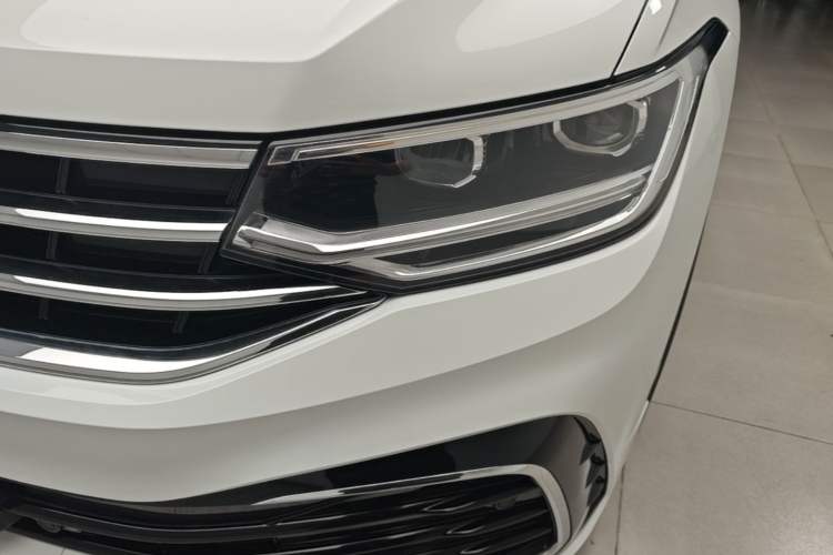 Used Volkswagen Tiguan L 2024 330TSI Automatic Two-Wheel Drive R-Line Enhanced Edition Left Front Headlight