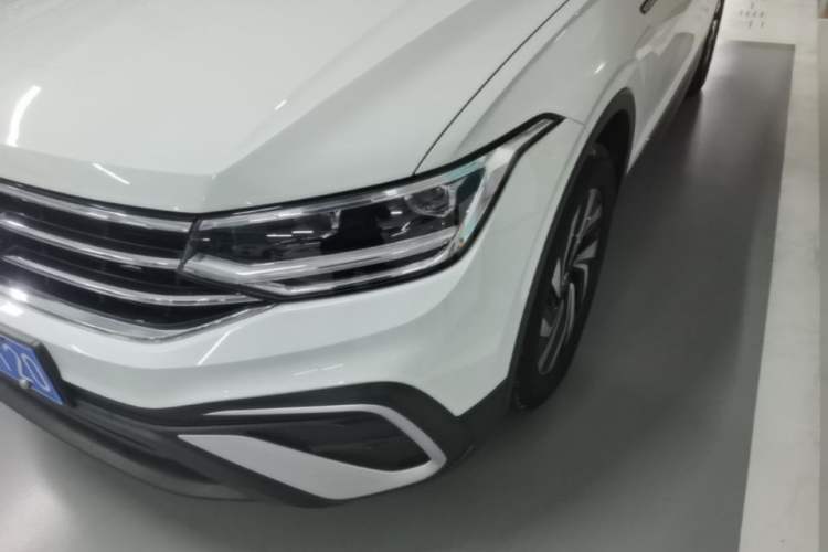Used Volkswagen Tiguan L 2024 300TSI Automatic Two-Wheel Drive Smart Edition Left Front Headlight
