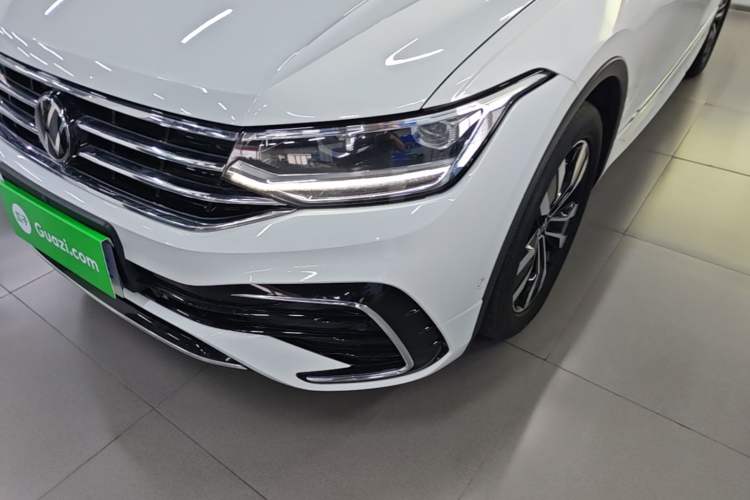Used Volkswagen Tiguan L 2024 Outstanding Model 330TSI Automatic Two-Wheel Drive R-Line Dragon Glory Edition Left Front Headlight