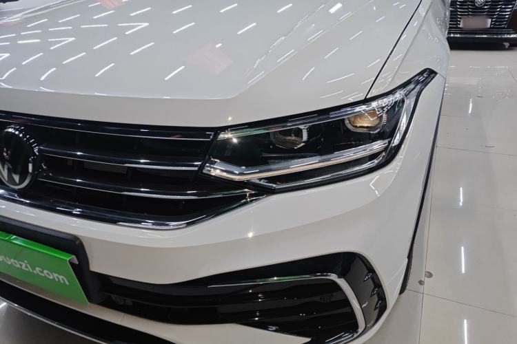Used Volkswagen Tiguan L 2024 Outstanding Model 330TSI Automatic Two-Wheel Drive R-Line Dragon Glory Edition Left Front Headlight