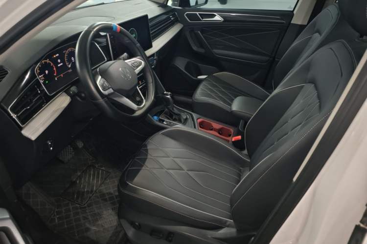 Used Volkswagen Tiguan L 2024 Outstanding Model 300TSI Automatic Two-Wheel Drive Longteng Edition Left Front Seat