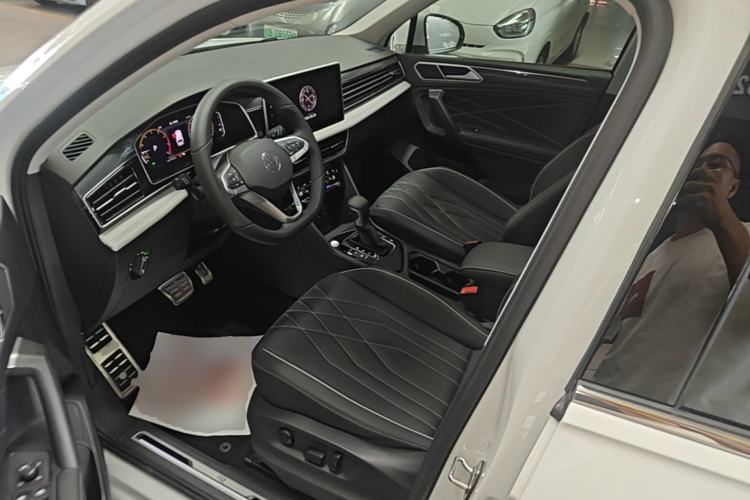 Used Volkswagen Tiguan L 2024 330TSI Automatic Two-Wheel Drive R-Line Enhanced Edition Left Front Seat