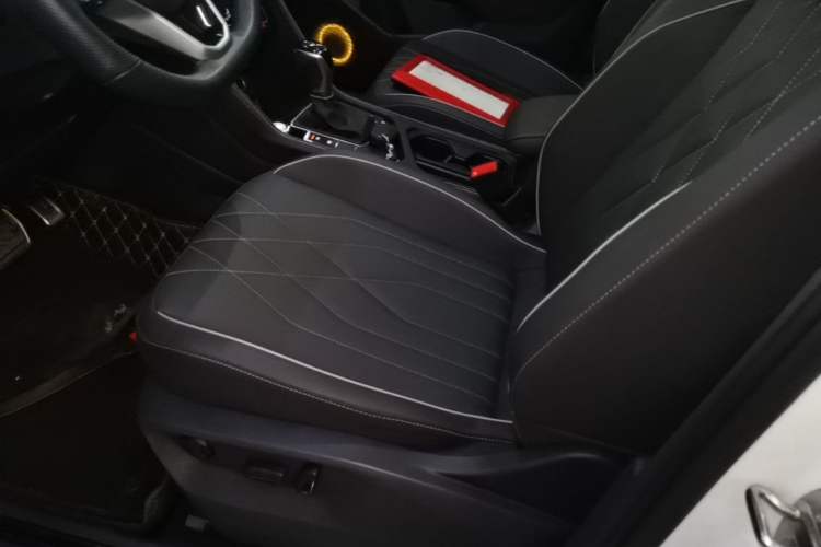Used Volkswagen Tiguan L 2024 Outstanding Model 300TSI Automatic Two-Wheel Drive Longteng Edition Left Front Seat