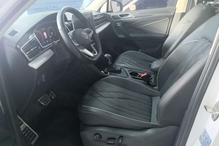 Used Volkswagen Tiguan L 2024 330TSI Automatic Two-Wheel Drive R-Line Enhanced Edition Left Front Seat