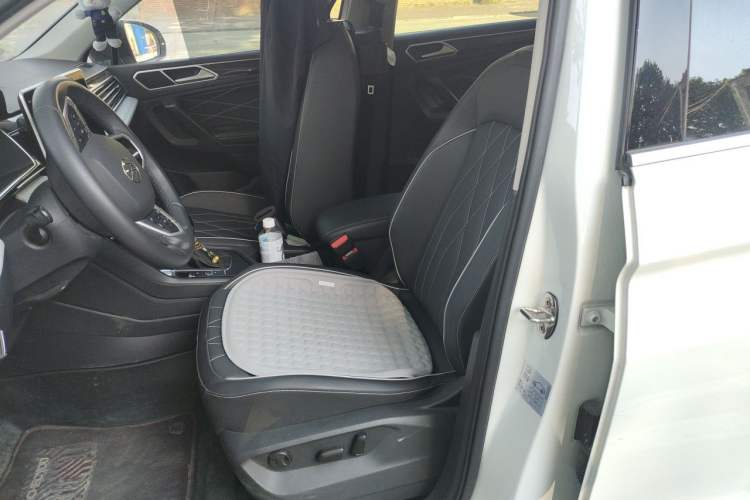 Used Volkswagen Tiguan L 2024 Outstanding Model 300TSI Automatic Two-Wheel Drive Longteng Edition Left Front Seat