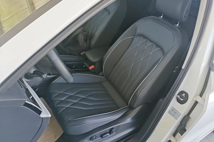Used Volkswagen Tiguan L 2024 330TSI Automatic Two-Wheel Drive R-Line Enhanced Edition Left Front Seat
