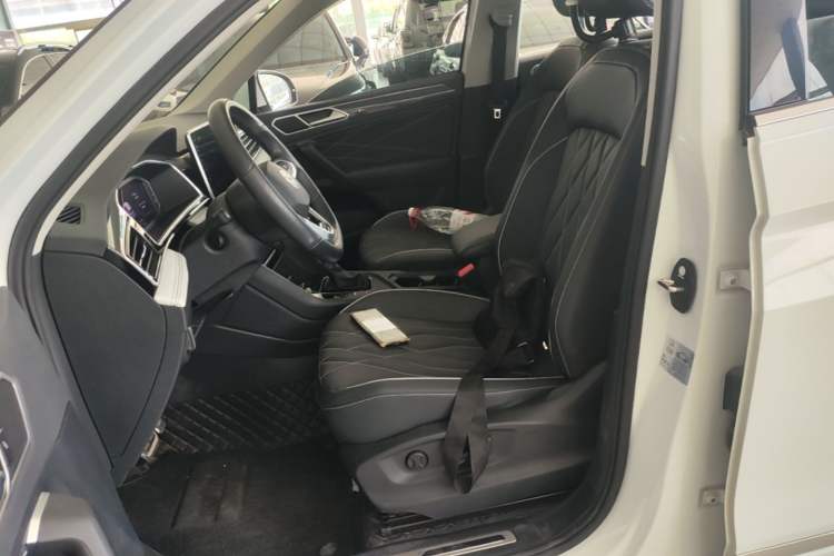 Used Volkswagen Tiguan L 2024 330TSI Automatic Two-Wheel Drive R-Line Enhanced Edition Left Front Seat
