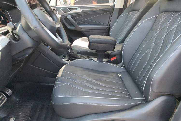 Used Volkswagen Tiguan L 2024 330TSI Automatic Two-Wheel Drive R-Line Enhanced Edition Left Front Seat