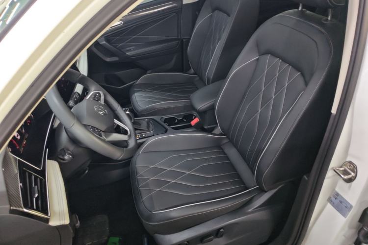 Used Volkswagen Tiguan L 2024 Outstanding Model 330TSI Automatic Two-Wheel Drive R-Line Dragon Glory Edition Left Front Seat