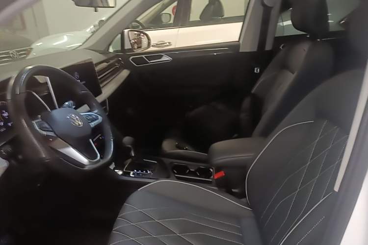 Used Volkswagen Tiguan L 2024 300TSI Automatic Two-Wheel Drive Smart Edition Left Front Seat