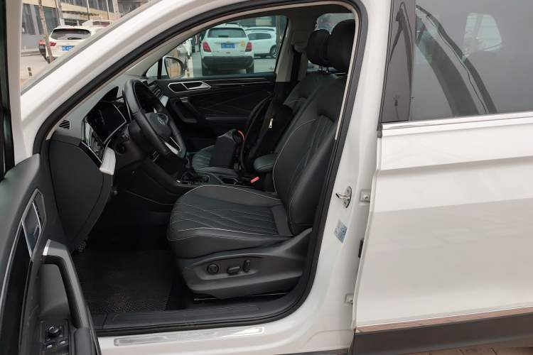 Used Volkswagen Tiguan L 2024 300TSI Automatic Two-Wheel Drive Smart Edition Left Front Seat