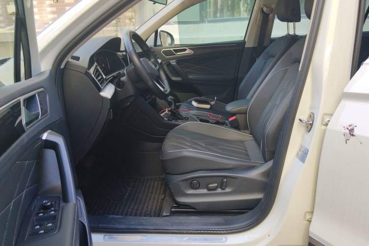 Used Volkswagen Tiguan L 2024 300TSI Automatic Two-Wheel Drive Smart Edition Left Front Seat