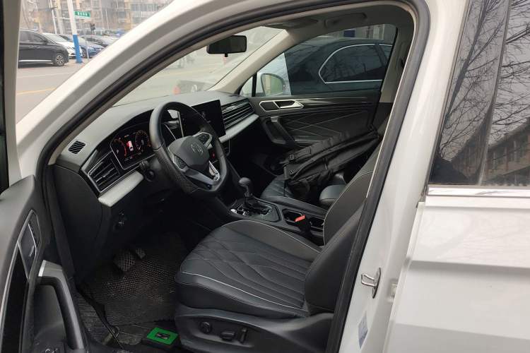 Used Volkswagen Tiguan L 2024 300TSI Automatic Two-Wheel Drive Smart Edition Left Front Seat