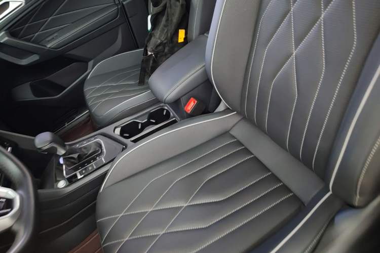 Used Volkswagen Tiguan L 2024 330TSI Automatic Two-Wheel Drive R-Line Enhanced Edition Left Front Seat