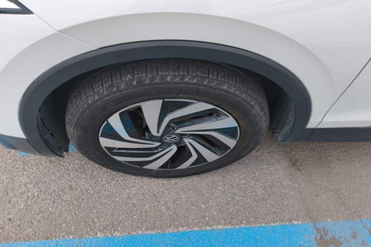 Used Volkswagen Tiguan L 2024 300TSI Automatic Two-Wheel Drive Smart Edition Left Front Wheel Hub