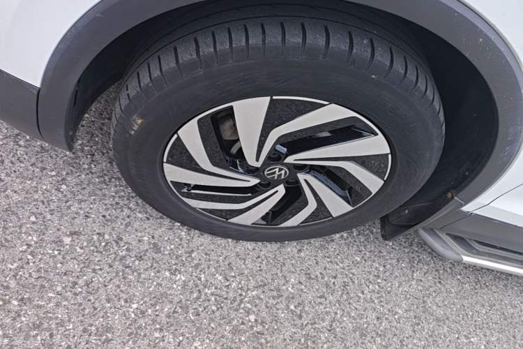 Used Volkswagen Tiguan L 2024 300TSI Automatic Two-Wheel Drive Smart Edition Left Front Wheel Hub