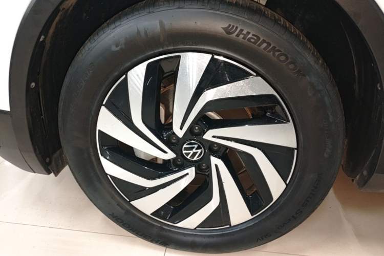 Used Volkswagen Tiguan L 2024 300TSI Automatic Two-Wheel Drive Smart Edition Left Front Wheel Hub