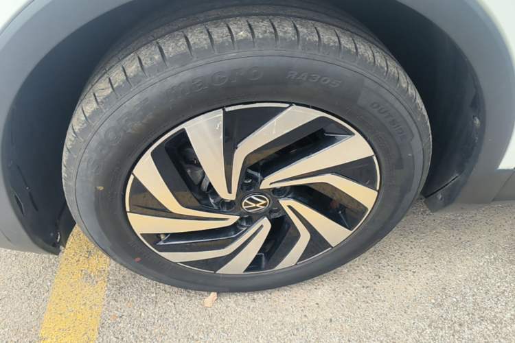 Used Volkswagen Tiguan L 2024 300TSI Automatic Two-Wheel Drive Smart Edition Left Front Wheel Hub