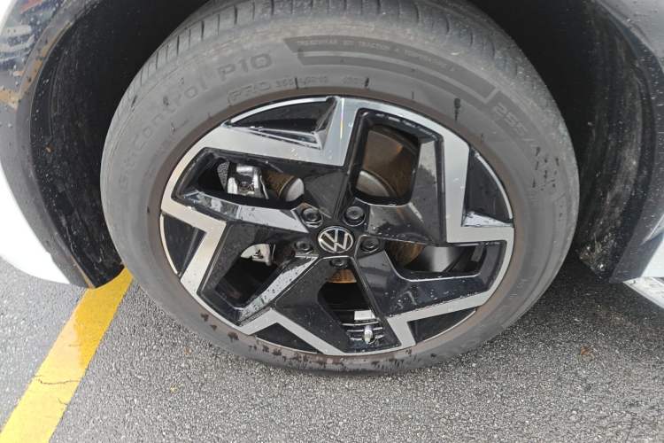 Used Volkswagen Tiguan L 2024 PRO 330TSI Two-Wheel Drive R-Line Smart Edition Left Front Wheel Hub