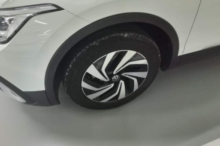 Used Volkswagen Tiguan L 2024 300TSI Automatic Two-Wheel Drive Smart Edition Left Front Wheel Hub