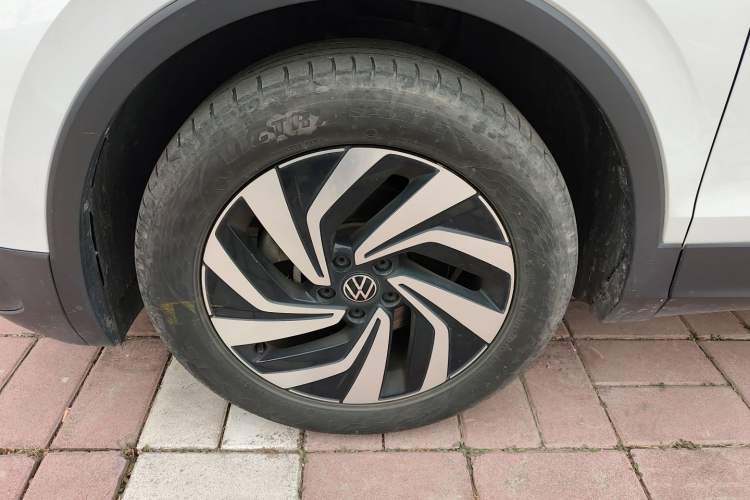 Used Volkswagen Tiguan L 2024 300TSI Automatic Two-Wheel Drive Smart Edition Left Front Wheel Hub