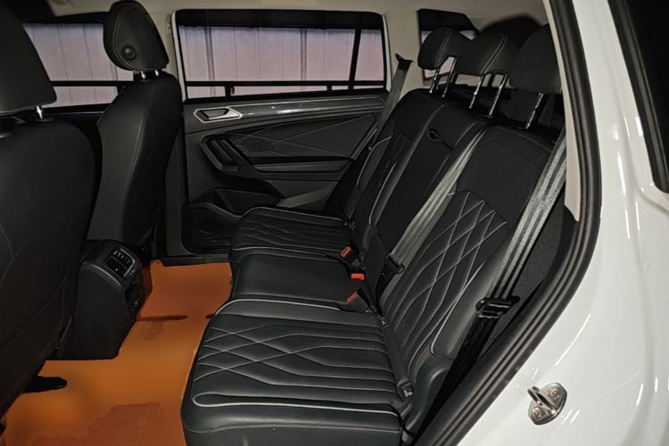 Used Volkswagen Tiguan L 2024 330TSI Automatic Two-Wheel Drive R-Line Enhanced Edition Left Rear Seat