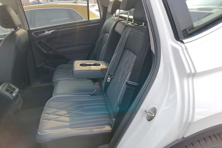 Used Volkswagen Tiguan L 2024 300TSI Automatic Two-Wheel Drive Smart Edition Left Rear Seat