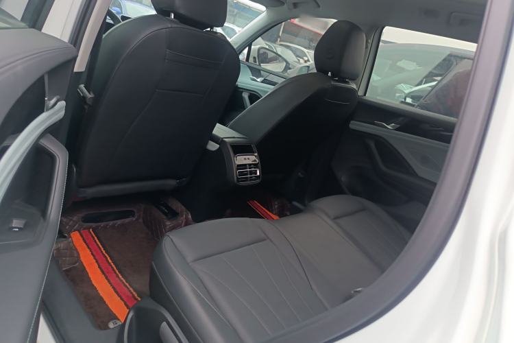 Used Volkswagen Tiguan L 2024 PRO 330TSI Two-Wheel Drive Smart Drive Edition Left Rear Seat