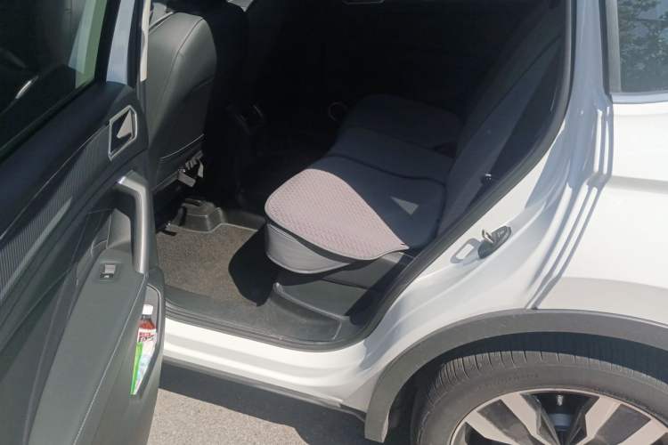 Used Volkswagen Tiguan L 2024 330TSI Automatic Two-Wheel Drive R-Line Enhanced Edition Left Rear Seat