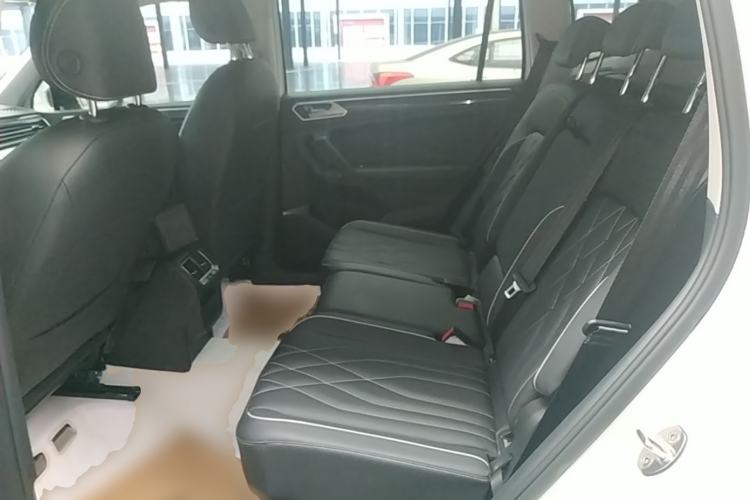 Used Volkswagen Tiguan L 2024 300TSI Automatic Two-Wheel Drive Smart Edition Left Rear Seat