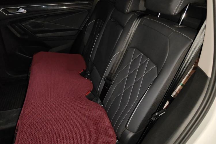 Used Volkswagen Tiguan L 2024 Outstanding Model 300TSI Automatic Two-Wheel Drive Longteng Edition Left Rear Seat