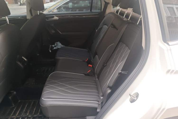 Used Volkswagen Tiguan L 2024 300TSI Automatic Two-Wheel Drive Smart Edition Left Rear Seat