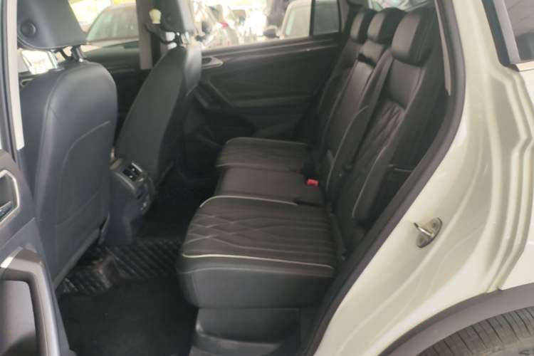 Used Volkswagen Tiguan L 2024 330TSI Automatic Two-Wheel Drive R-Line Enhanced Edition Left Rear Seat