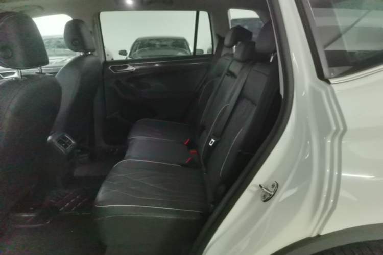 Used Volkswagen Tiguan L 2024 300TSI Automatic Two-Wheel Drive Smart Edition Left Rear Seat