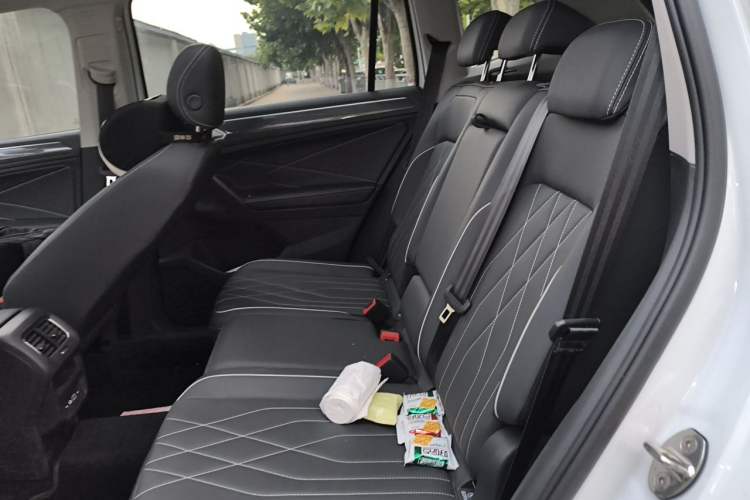 Used Volkswagen Tiguan L 2024 330TSI Automatic Two-Wheel Drive R-Line Enhanced Edition Left Rear Seat