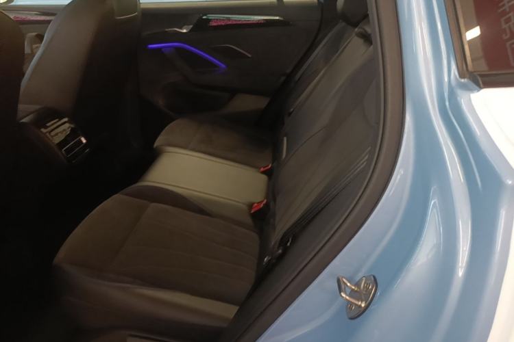 Used Volkswagen Tiguan L 2024 PRO 380TSI Four-Wheel Drive R-Line Prestige Edition Left Rear Seat