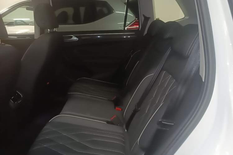 Used Volkswagen Tiguan L 2024 300TSI Automatic Two-Wheel Drive Smart Edition Left Rear Seat