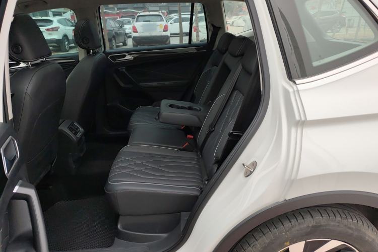 Used Volkswagen Tiguan L 2024 300TSI Automatic Two-Wheel Drive Smart Edition Left Rear Seat