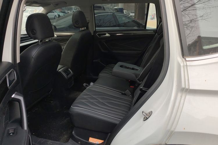 Used Volkswagen Tiguan L 2024 300TSI Automatic Two-Wheel Drive Smart Edition Left Rear Seat