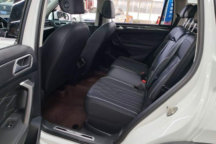 Used Volkswagen Tiguan L 2024 330TSI Automatic Two-Wheel Drive R-Line Enhanced Edition Left Rear Seat