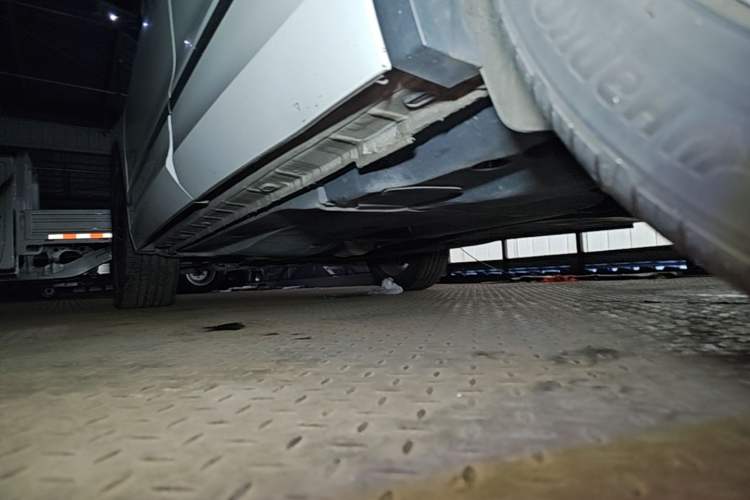 Used Volkswagen Tiguan L 2024 330TSI Automatic Two-Wheel Drive R-Line Enhanced Edition Left Side Sill