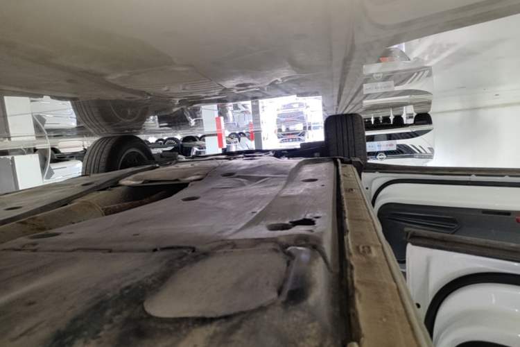 Used Volkswagen Tiguan L 2024 Outstanding Model 300TSI Automatic Two-Wheel Drive Longteng Edition Left Side Sill