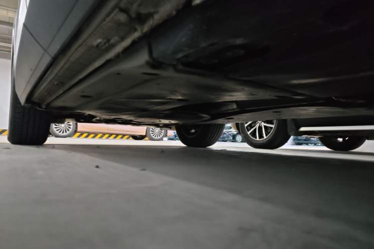 Used Volkswagen Tiguan L 2024 Outstanding Model 300TSI Automatic Two-Wheel Drive Longteng Edition Left Side Sill