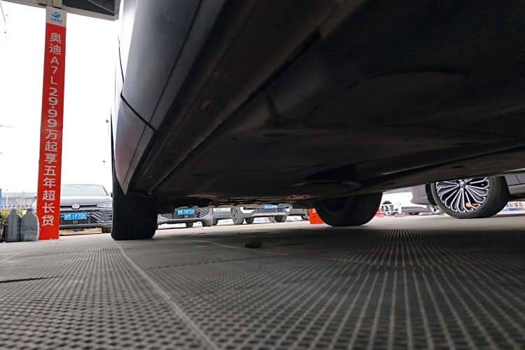 Used Volkswagen Tiguan L 2024 300TSI Automatic Two-Wheel Drive Smart Edition Left Side Sill