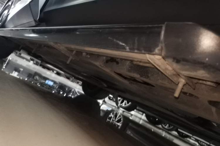 Used Volkswagen Tiguan L 2024 Outstanding Model 300TSI Automatic Two-Wheel Drive Longteng Edition Left Side Sill