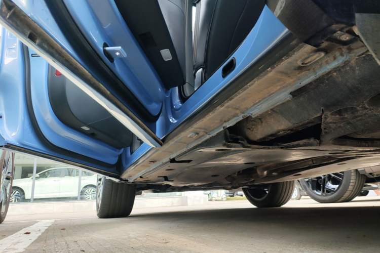 Used Volkswagen Tiguan L 2024 PRO 380TSI Four-Wheel Drive R-Line Prestige Edition Left Side Sill
