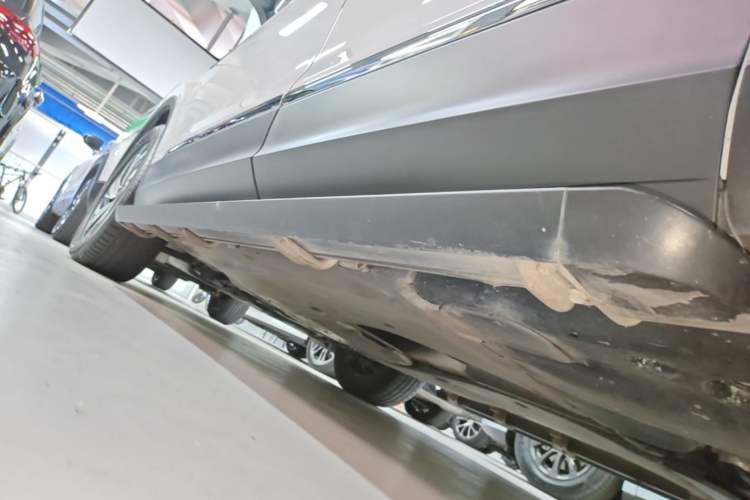 Used Volkswagen Tiguan L 2024 300TSI Automatic Two-Wheel Drive Smart Edition Left Side Sill